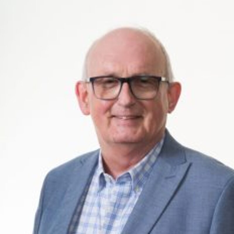Head shot of councillor Paul Henry